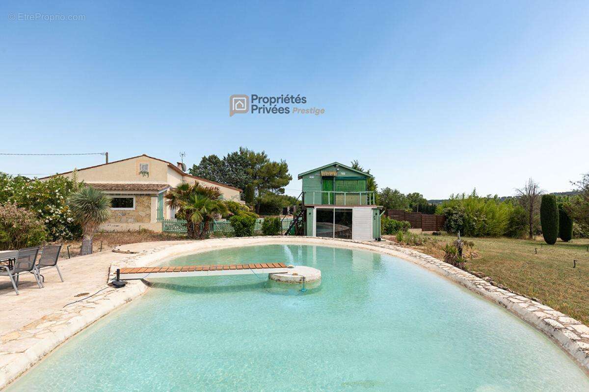 propriété de 7 pièces avec un chalet de 42 M2 avec piscine-lagon sur Tourrettes - photo 2