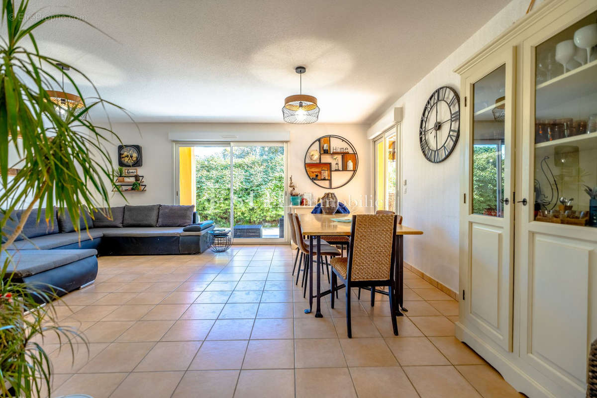 Maison à LES ISSAMBRES