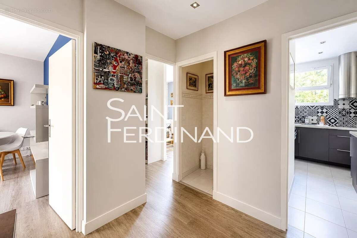 Appartement à NEUILLY-SUR-SEINE