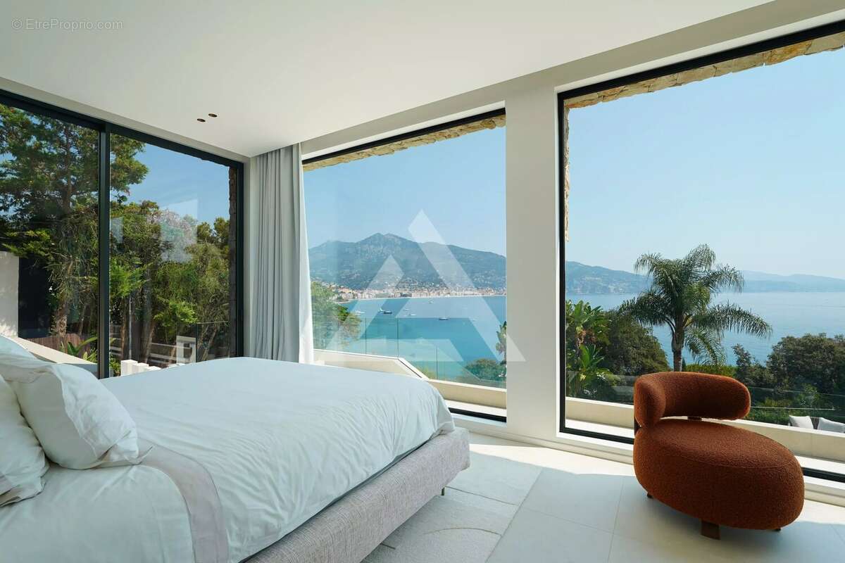 Cap martin - villa de prestige en deuxième ligne de mer, vue panoramique - 5 chambres - photo 11
