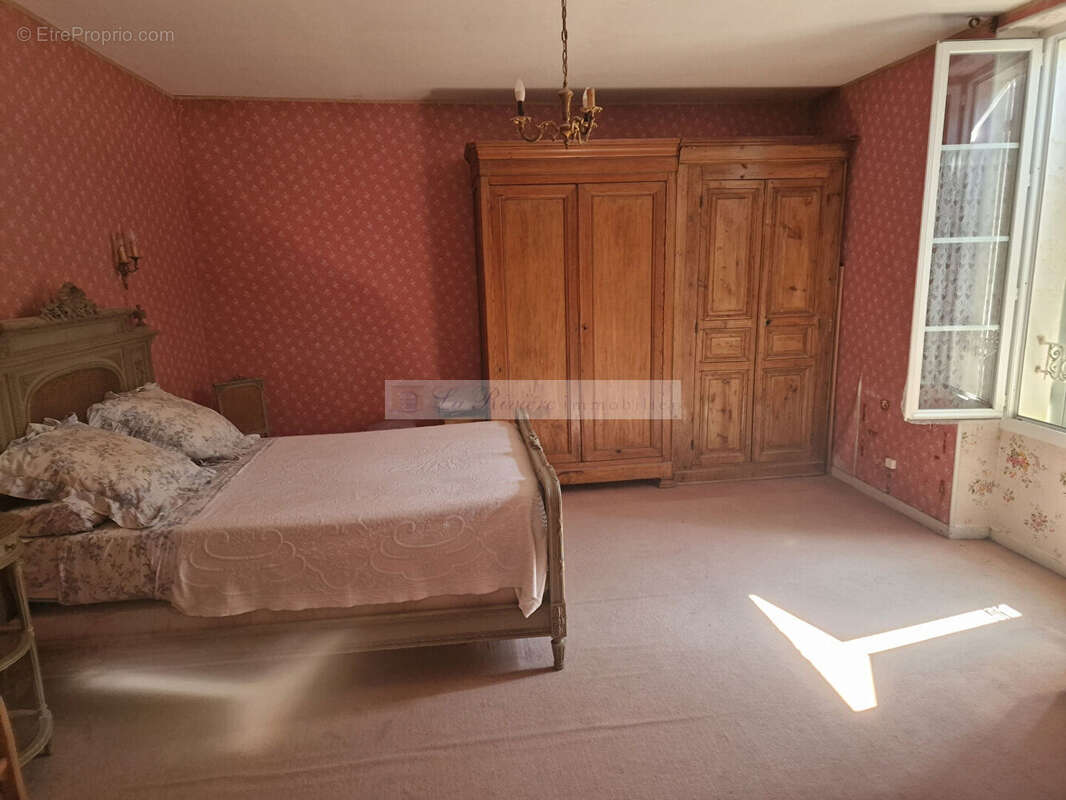 Maison Sigogne à rénover 200 m2 - photo 4