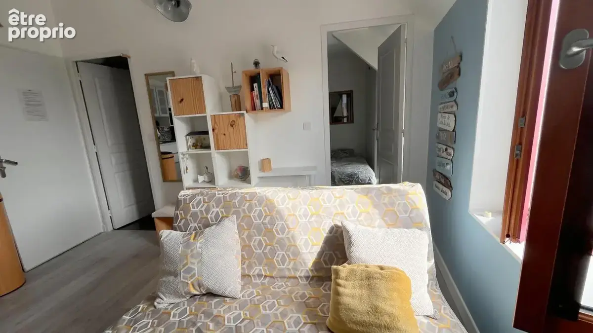 LE CROISIC - Appartement T2 de 21 m², entièrement rénové avec soin, vendu meublé et parfaitement équipé - photo 2