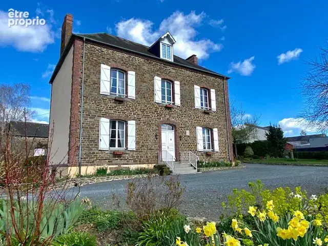 Maison à CONDE-SUR-VIRE