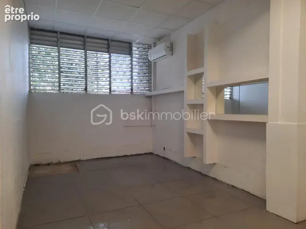 Les abymes – local professionnel de 58 m² - photo 10