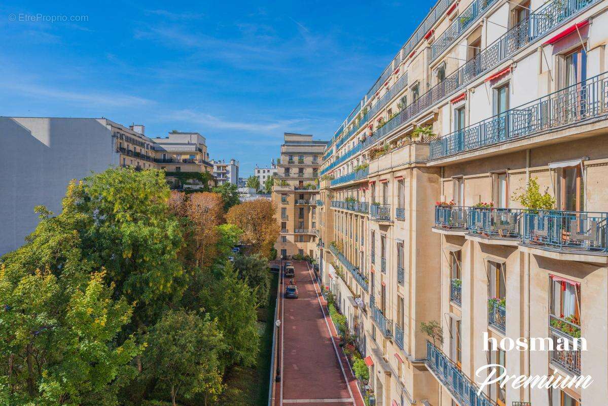 Appartement à PARIS-16E