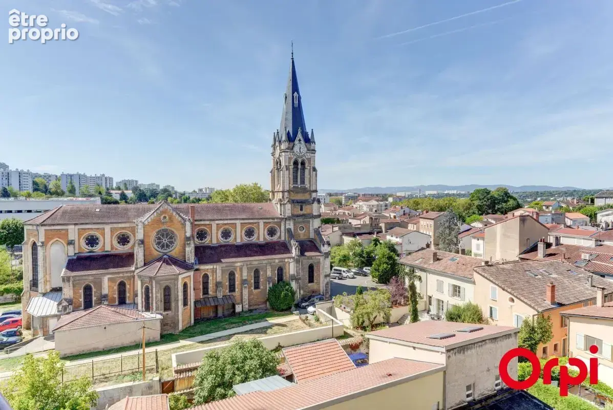 CALUIRE CENTRE BOURG - T3 de 58 m² avec vue dégagée - photo 16