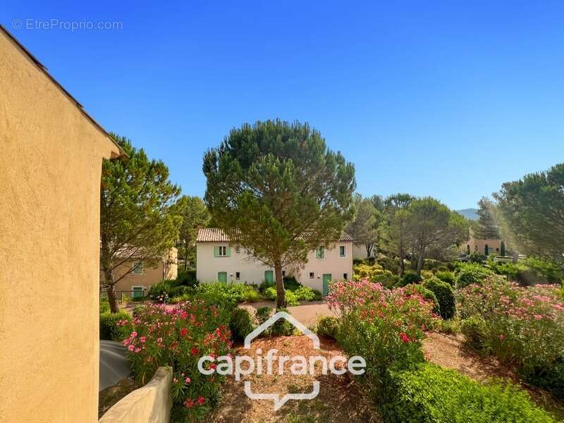 DOMAINE DE PONT ROYAL – Bastidon climatisé de 44 m², ravalé et parfaitement entretenu, avec jardin, 2 chambres et place de parki - photo 12