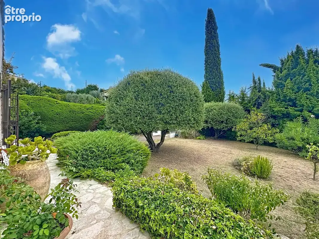 Vence sud - villa provencale de 7 pieces principales - photo 4