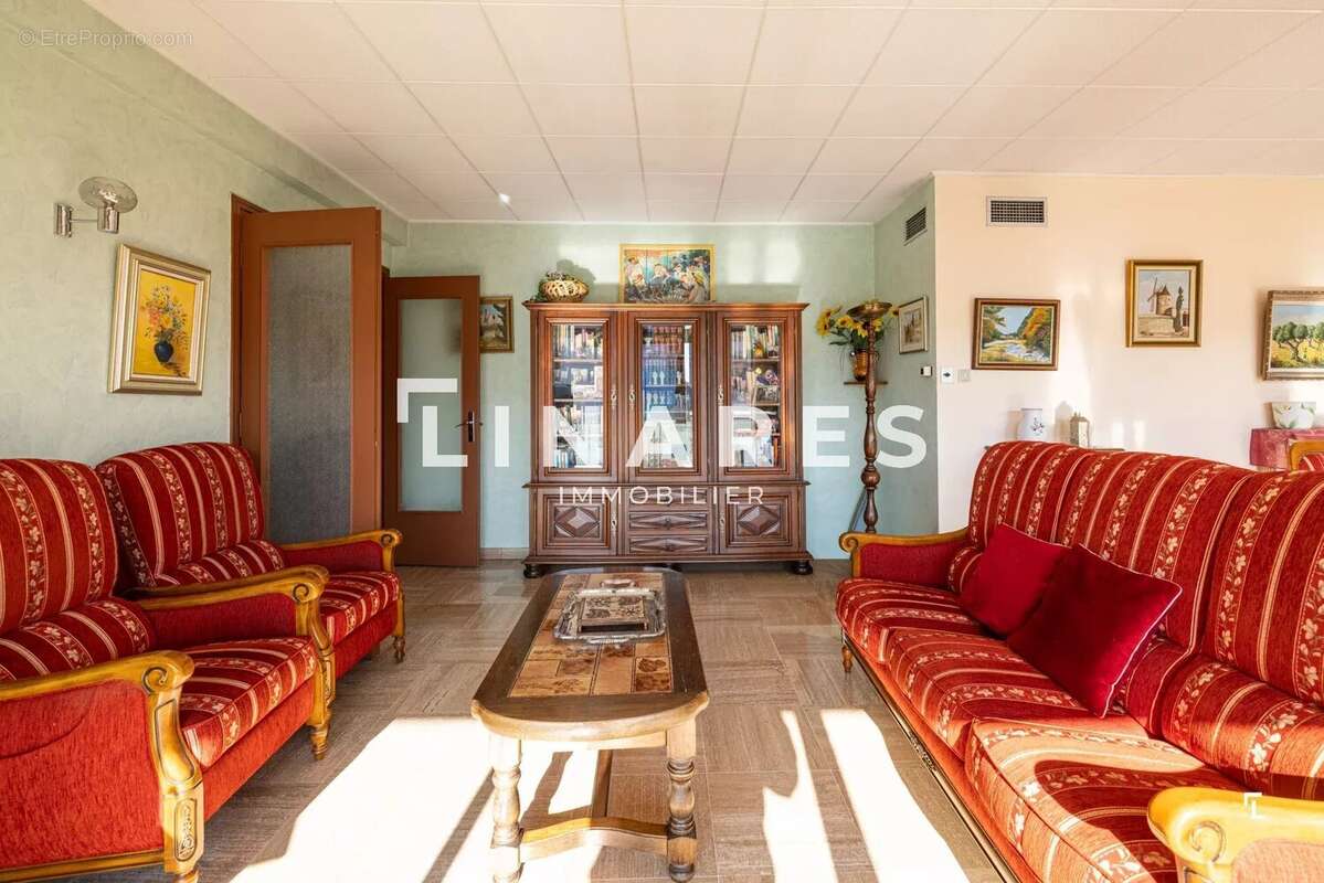 Appartement à MARSEILLE-1E
