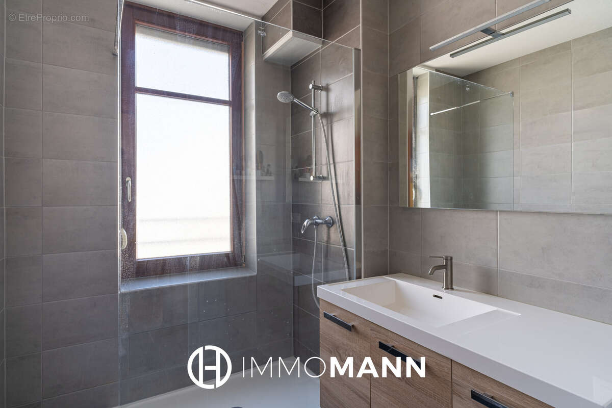 Lumineux et spacieux appartement avec balcons - photo 9