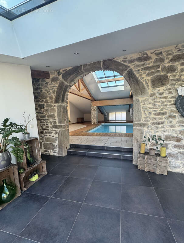 Maison à SAINT-GENEST-MALIFAUX