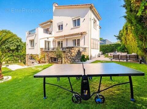 Maison 270 m² à Antibes  - photo 3