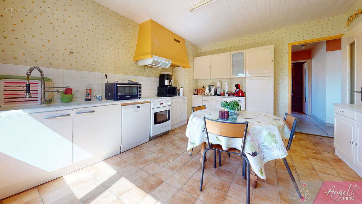 Maison à GENEUILLE