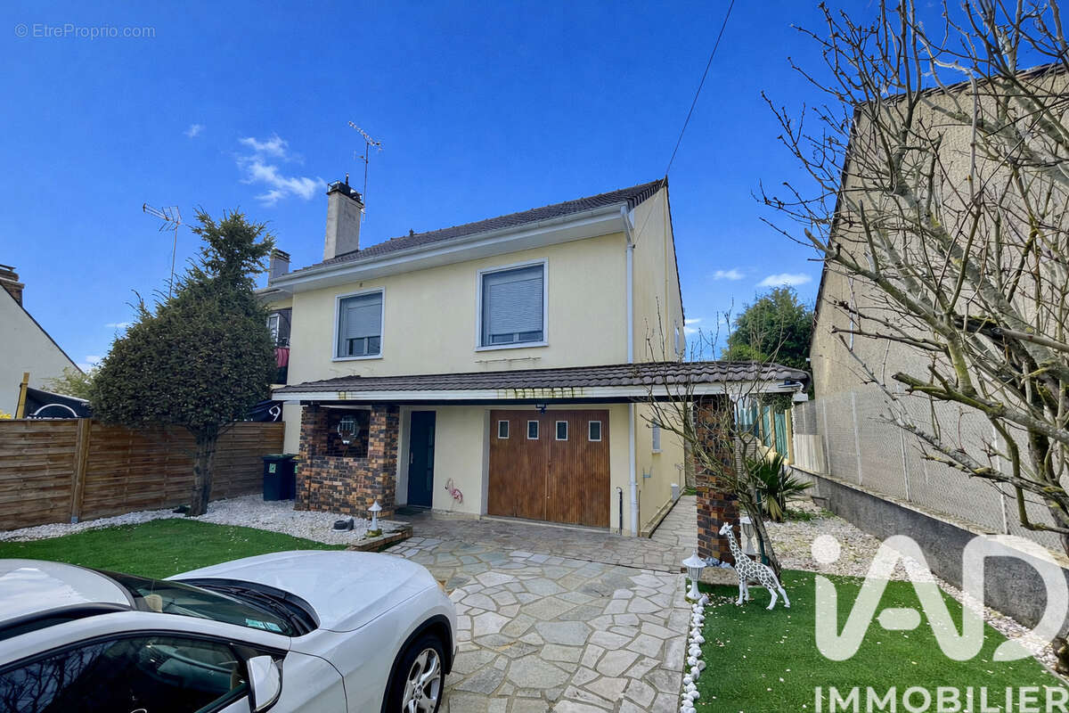 Photo 2 - Maison à MONTIGNY-LES-CORMEILLES