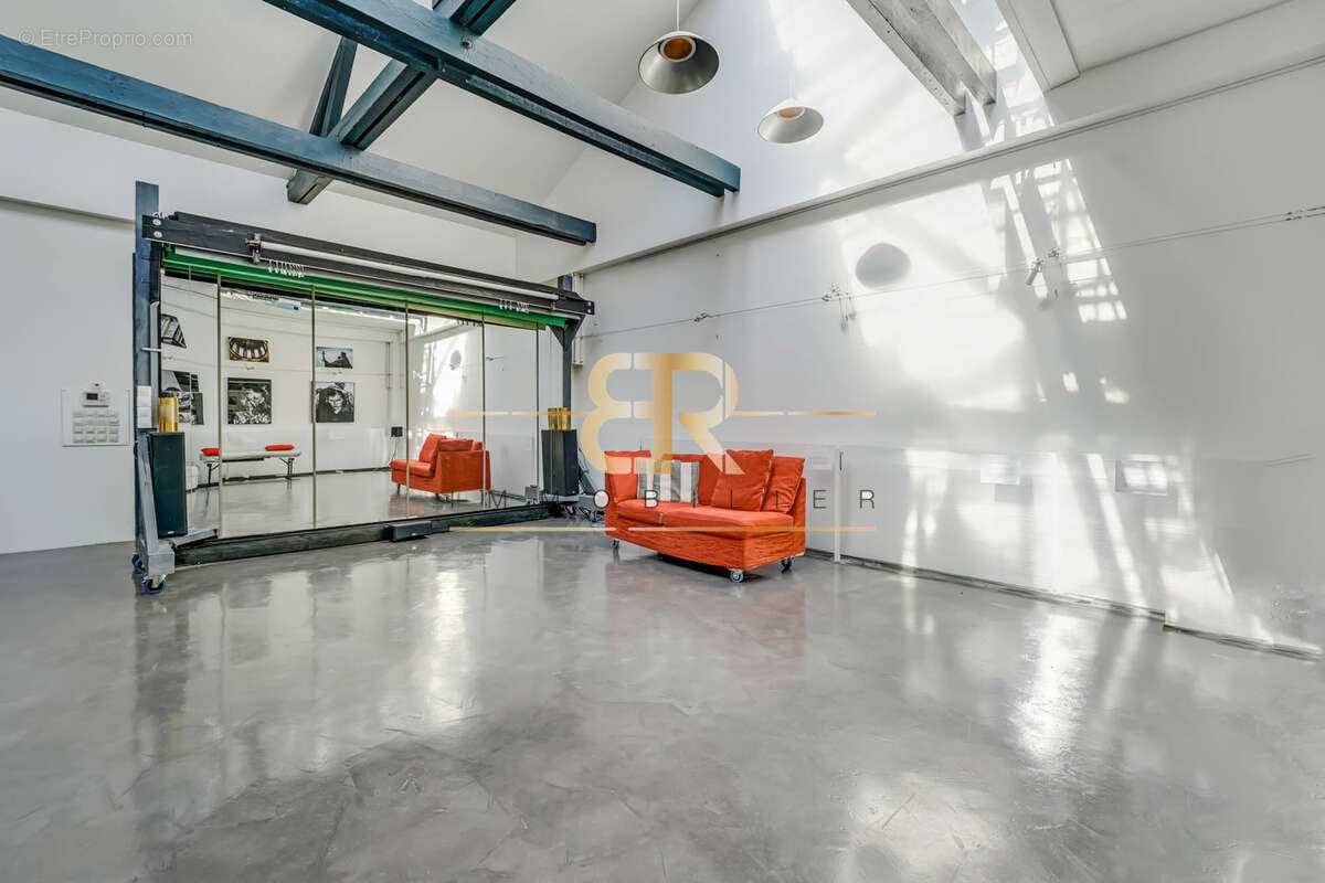Loft atypique de 190 m2 avec terrasse, sauna sec, jacuzzi, calme et  lumineux - photo 6
