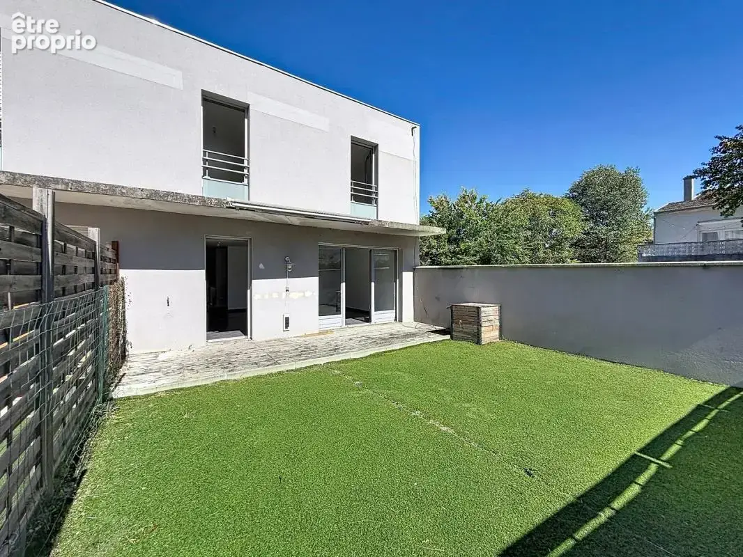Maison  contemporaine avec terrasse et jardin aux portes de Lyon - photo 2