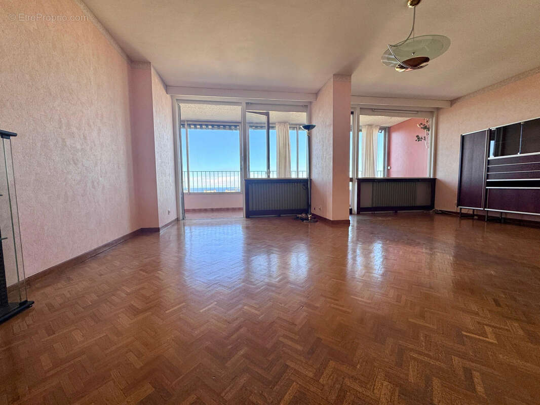 Appartement à MARSEILLE-9E