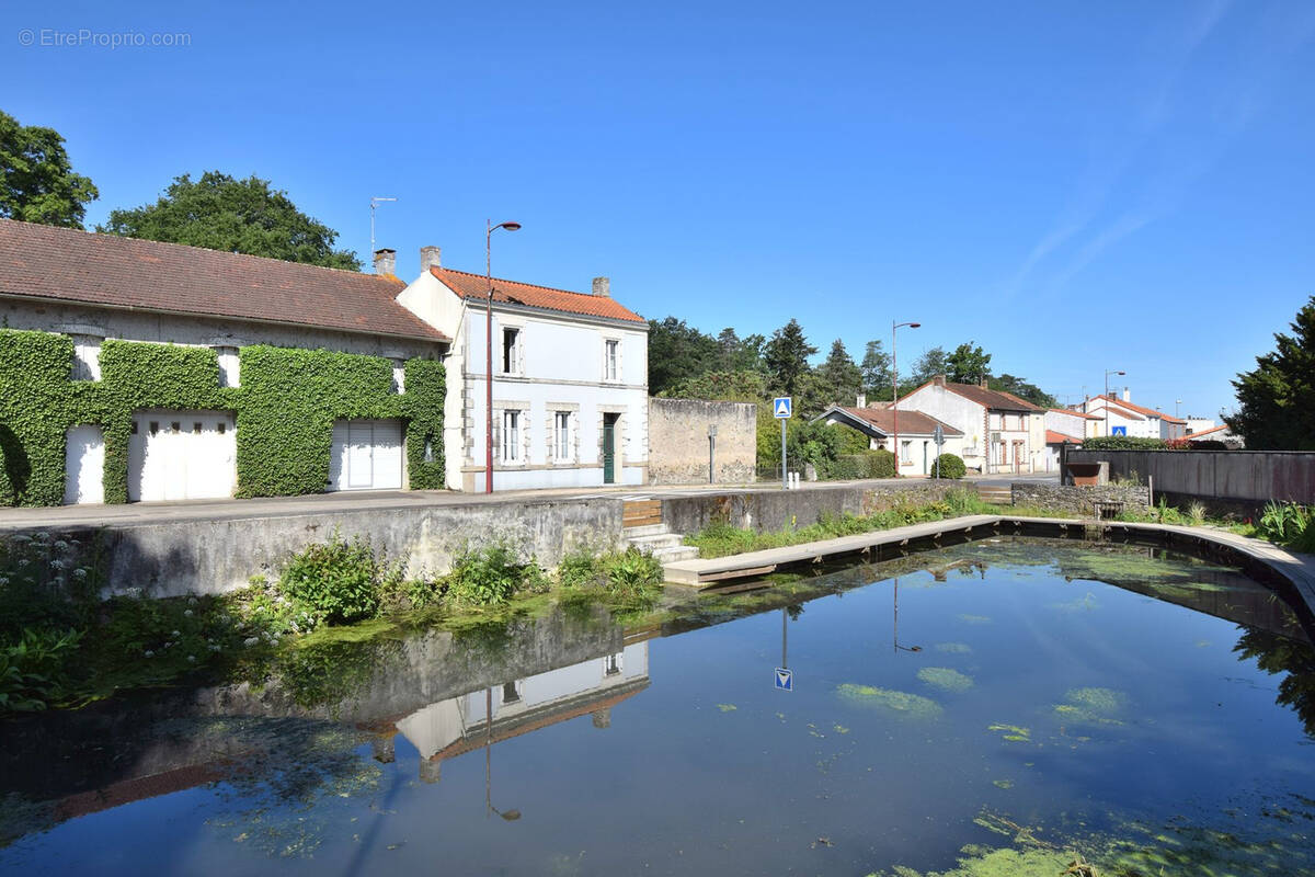 Maison à GENESTON