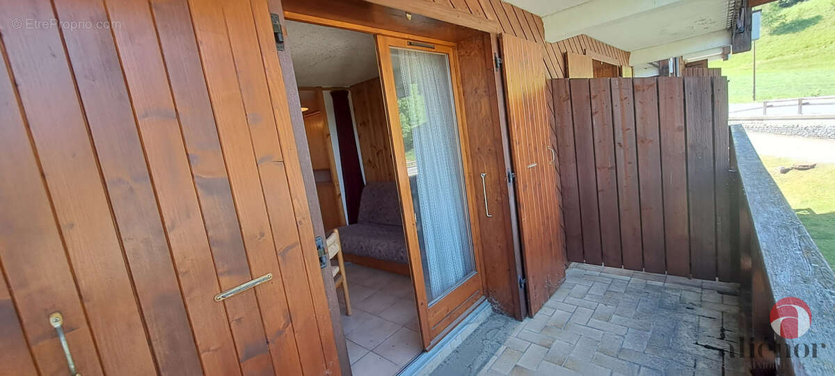Appartement à MORILLON