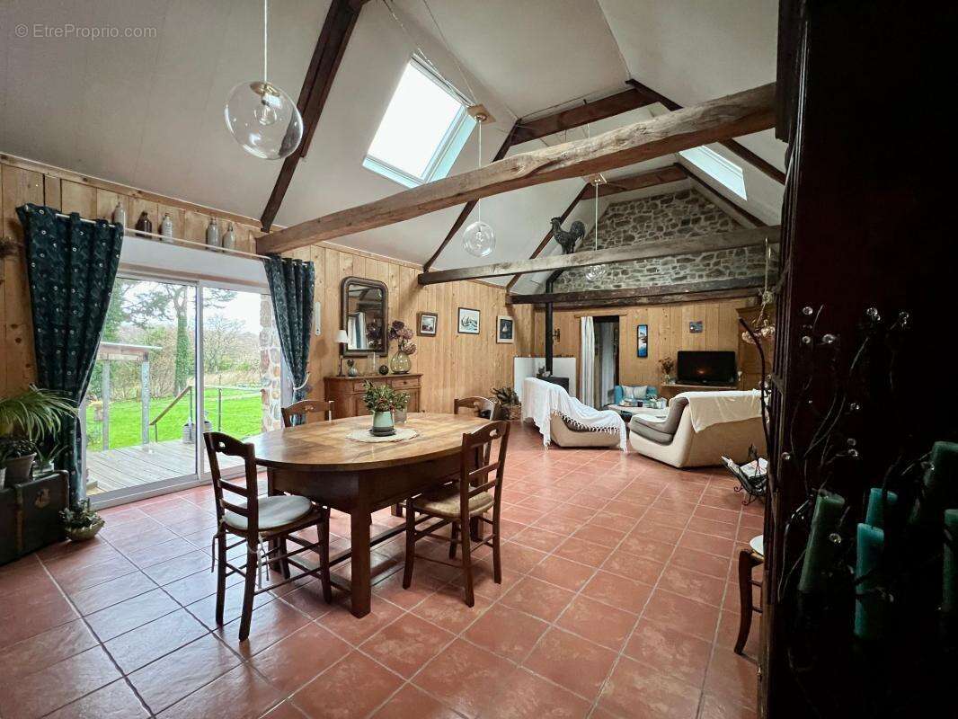 LANVEOC-  Ensemble immobilier  composé de trois maisons au cœur d’un hameau de campagne - photo 2