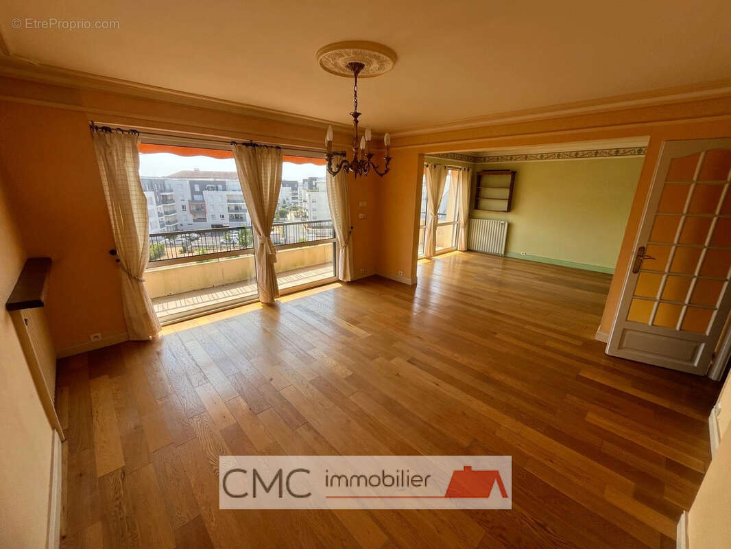 Appartement 82 m² à Chartres  - photo 2