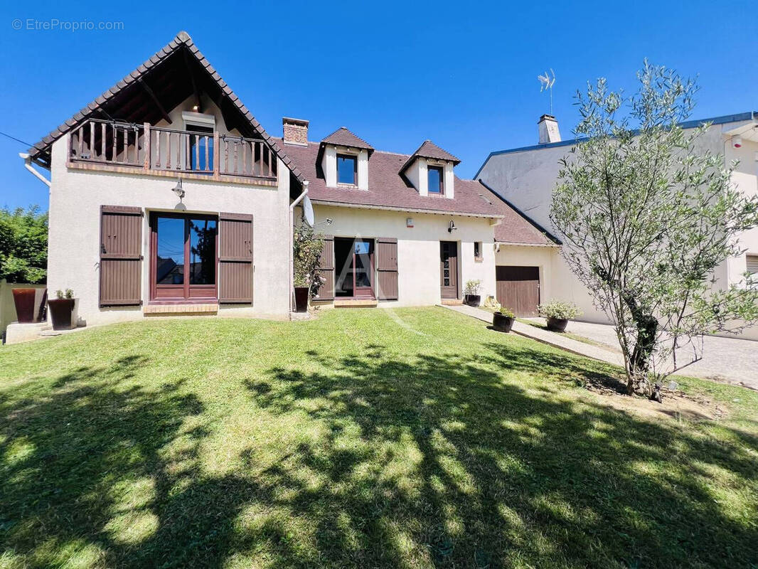 Maison à GRETZ-ARMAINVILLIERS