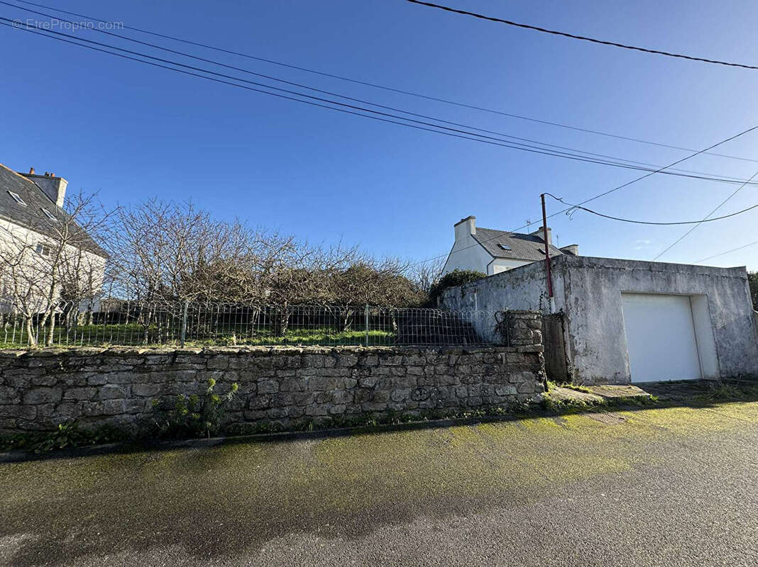 Terrain à PLOUHINEC