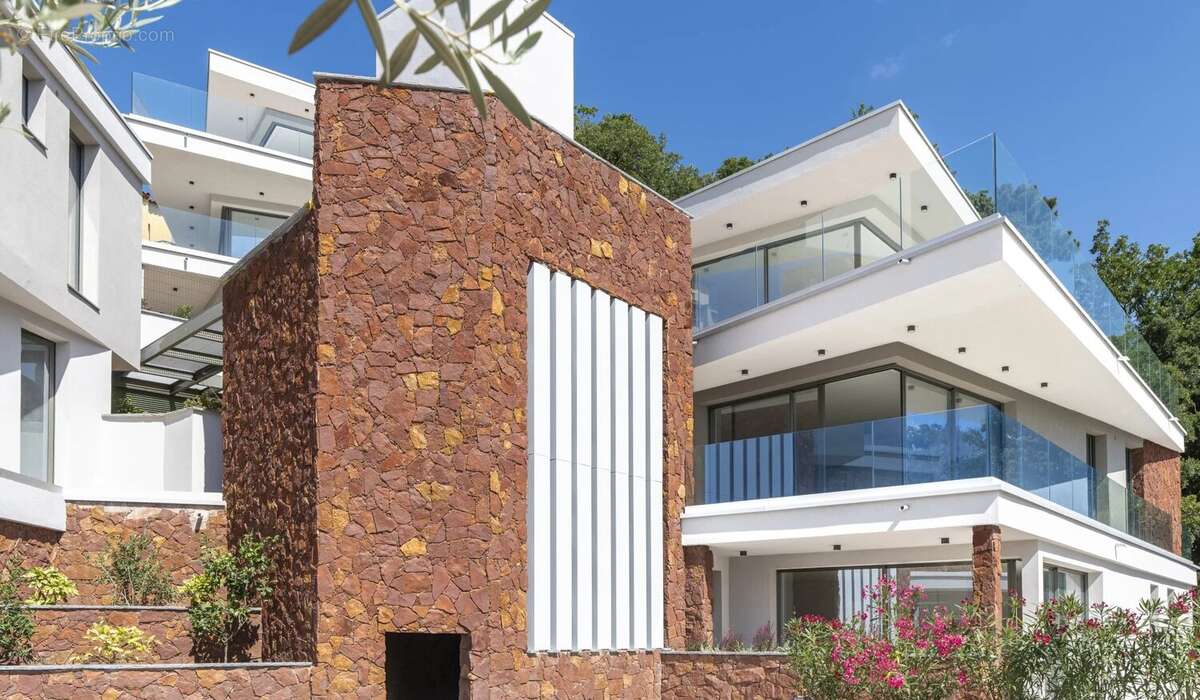 Appartement à LES ADRETS-DE-L'ESTEREL