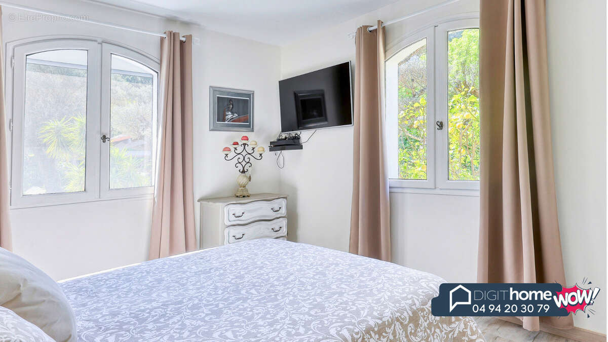 Maison à SOLLIES-VILLE