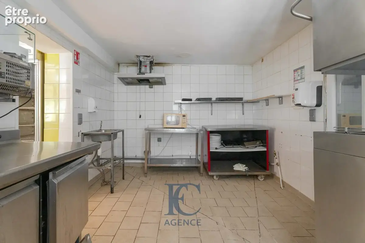 Maison avec local professionnel de 125 m2 au Port d'Alon - photo 7