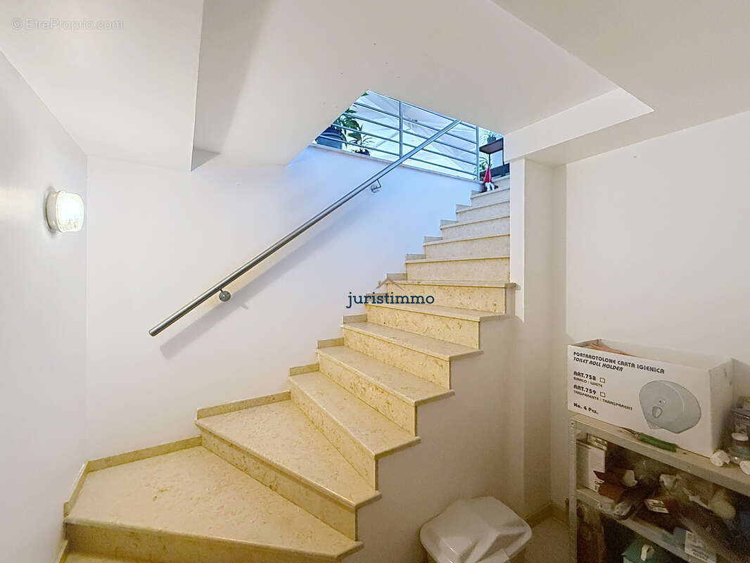 Appartement à CAMARET-SUR-AIGUES