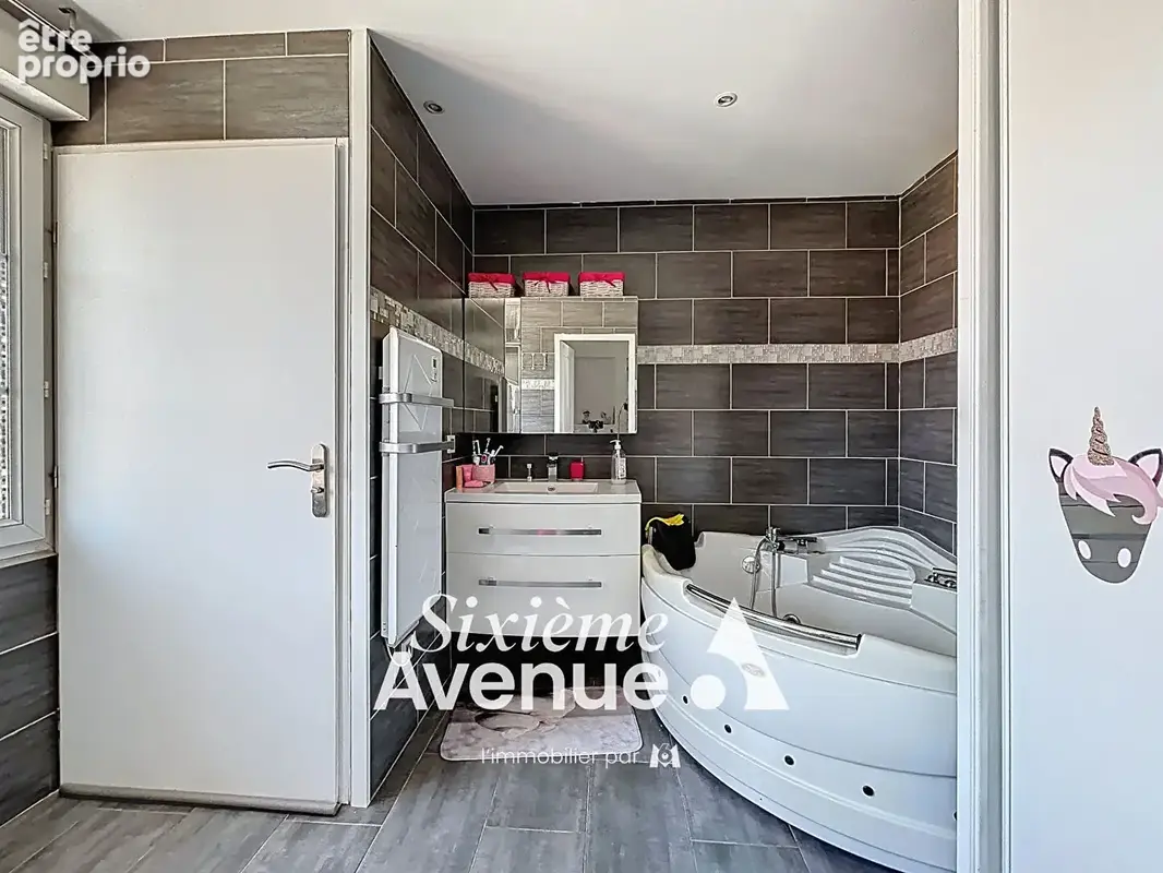 Maison Decines Charpieu 8 pièce(s) 185.53 m2 - photo 12