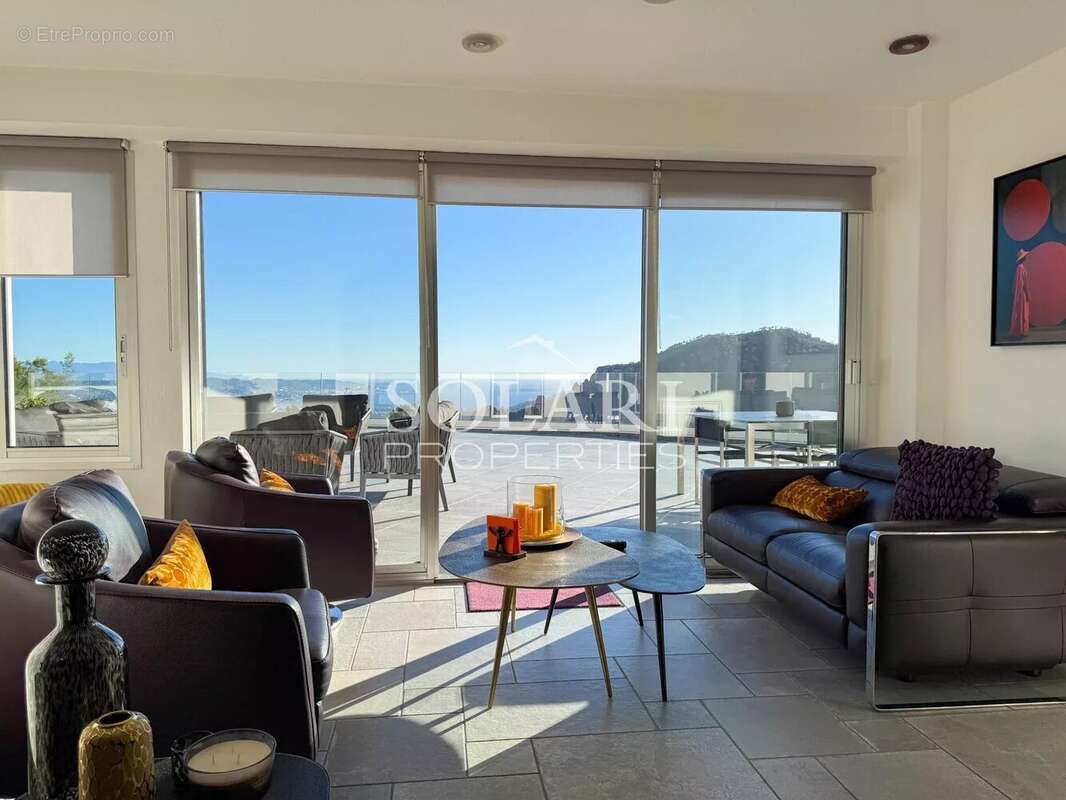 Maison à MANDELIEU-LA-NAPOULE