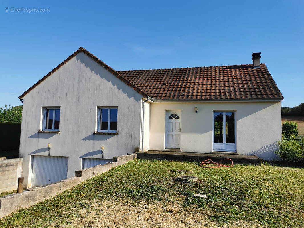 Maison à FONTAINE-LA-GAILLARDE