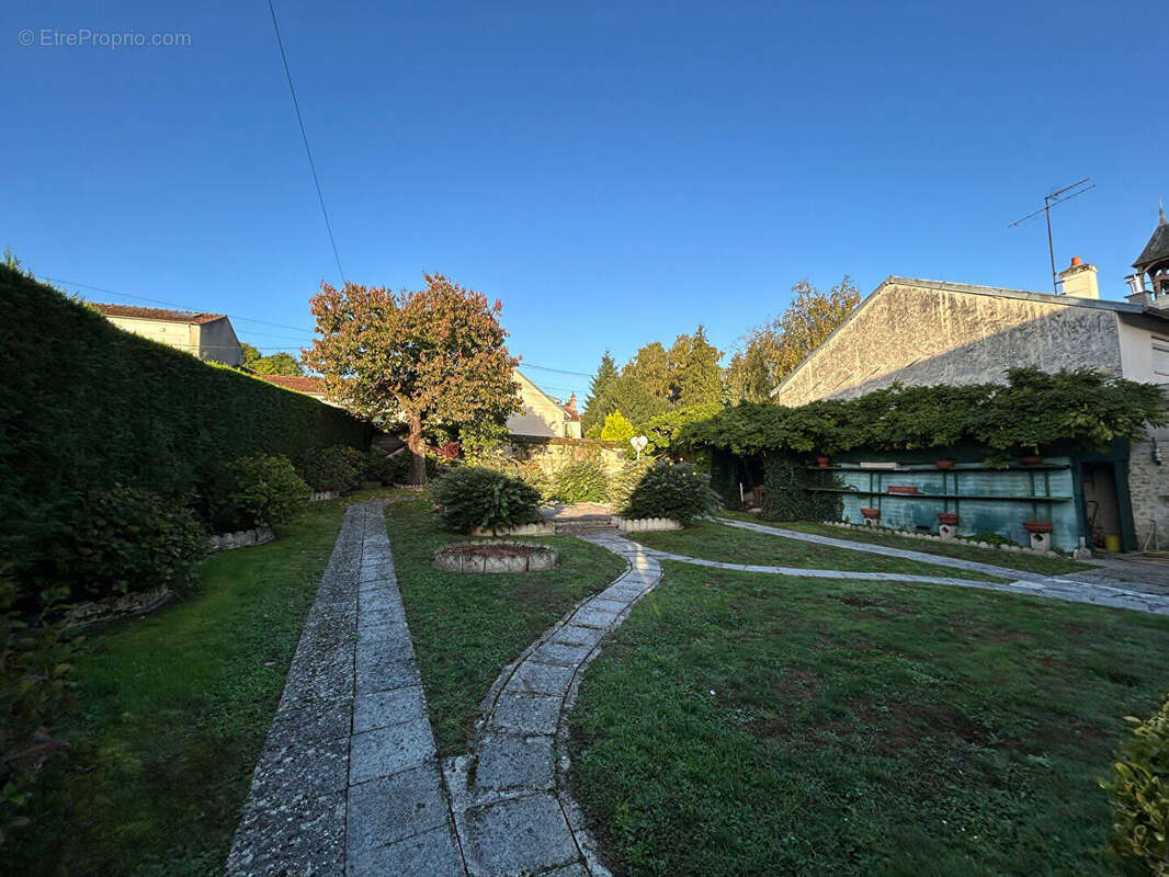 Maison à MONTIGNY-SUR-LOING