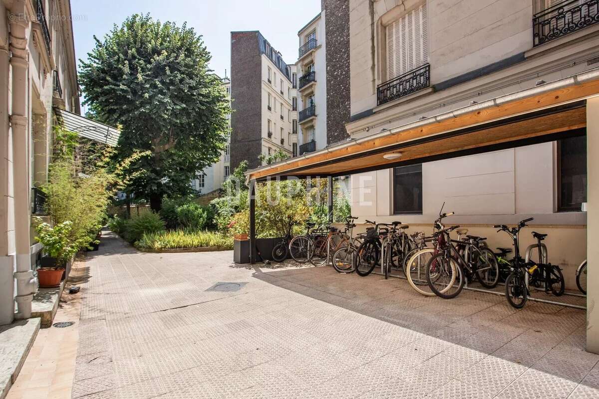 Appartement à PARIS-14E