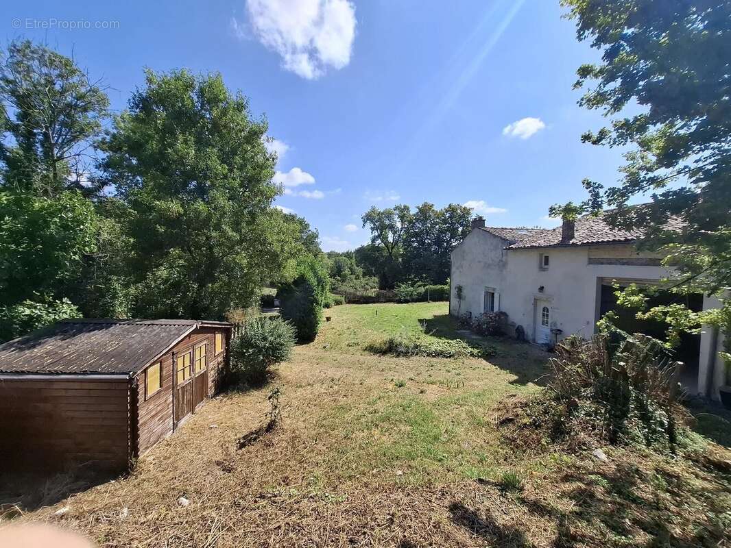 Maison à CHEF-BOUTONNE