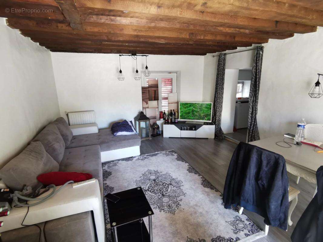 Commerce à ETREPILLY