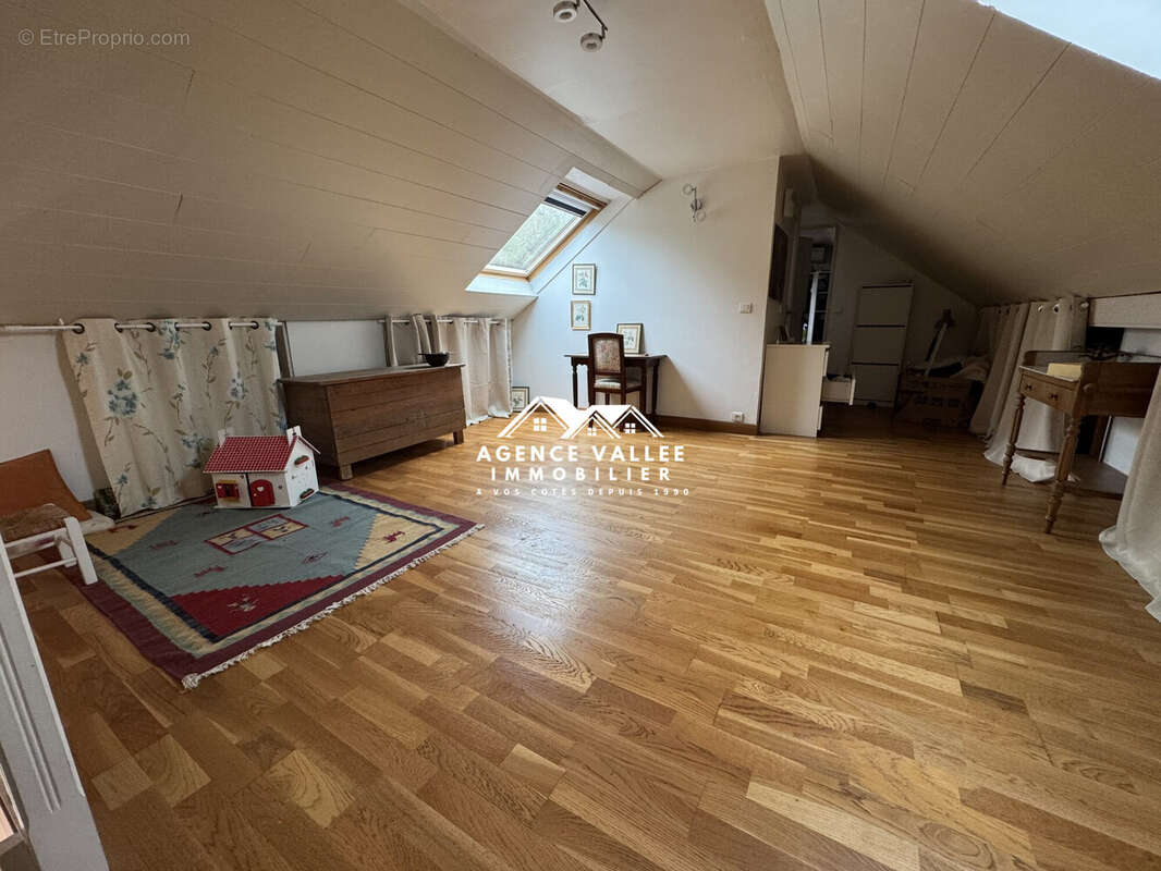 Maison à CORBEIL-ESSONNES