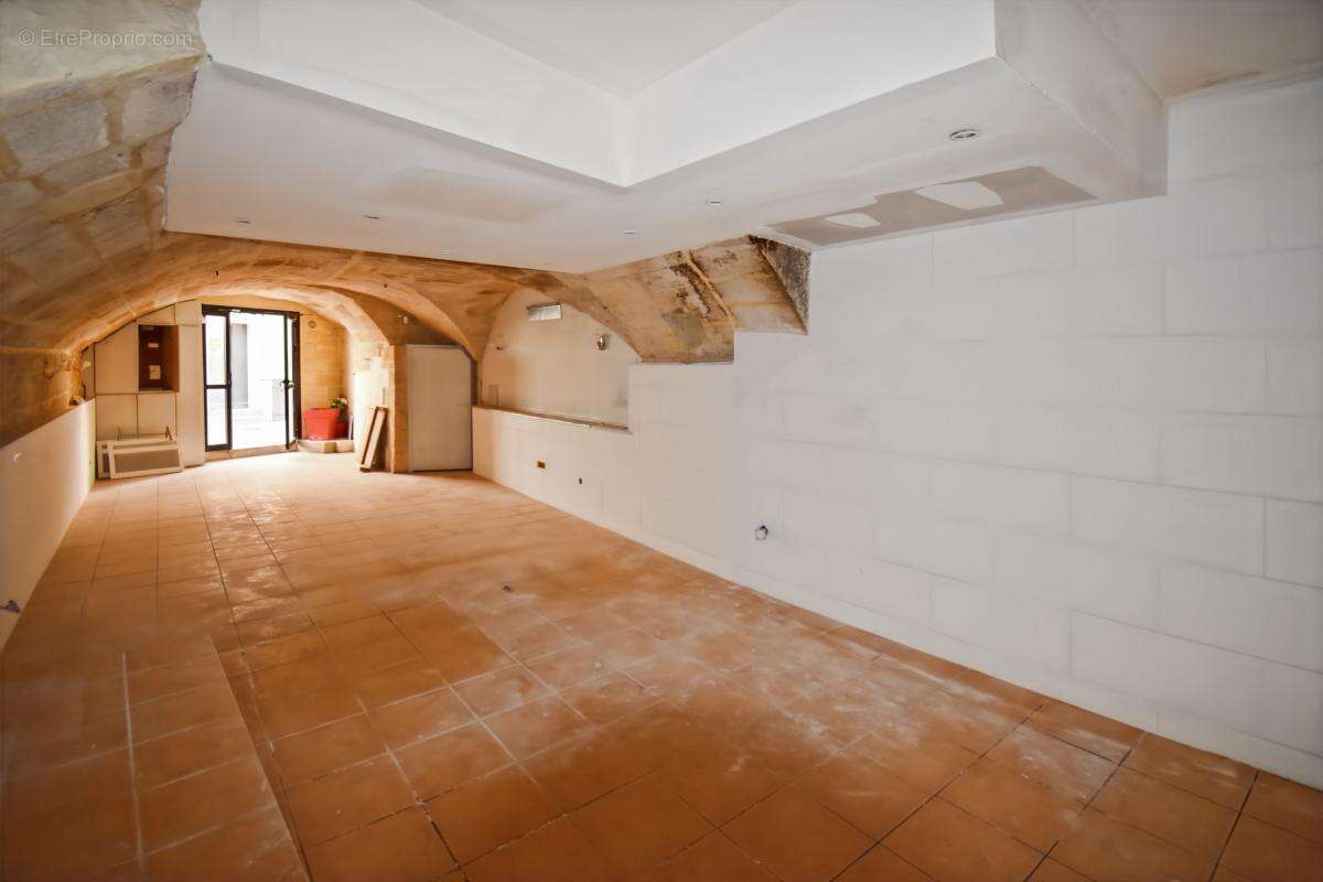 Local Commercial Uzès centre - photo 2