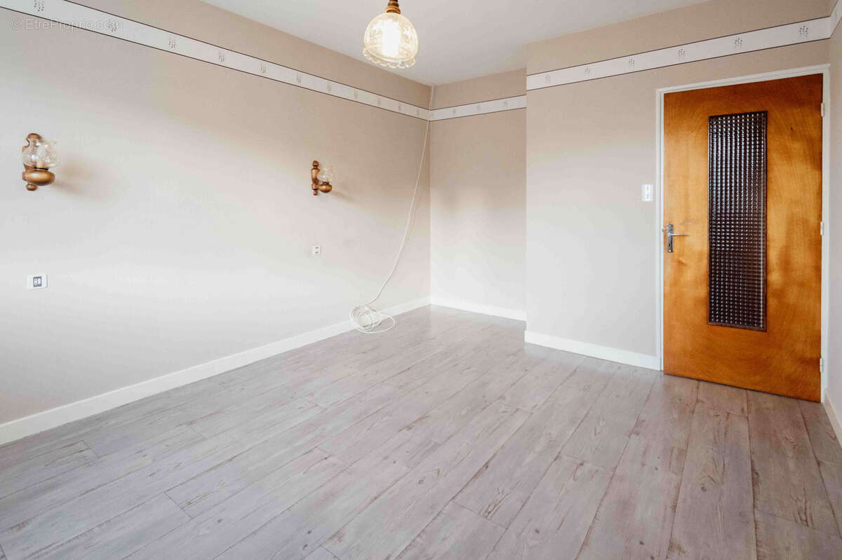 Maison à LA LONGEVILLE