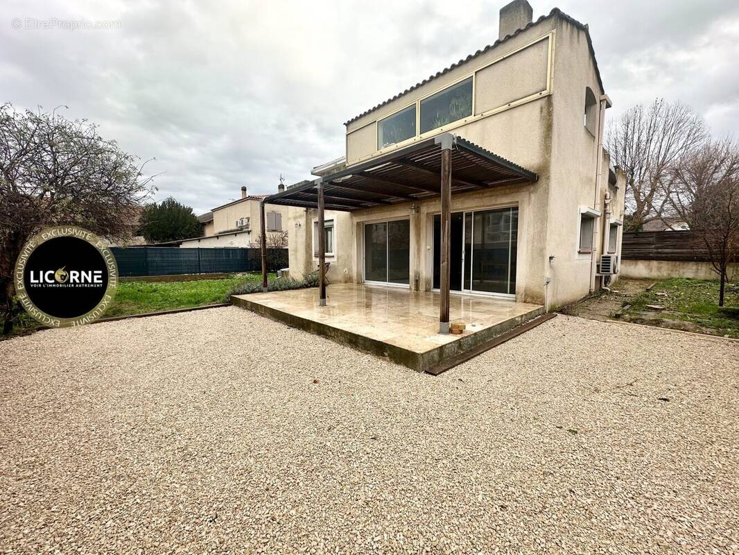 Appartement à LE PUY-SAINTE-REPARADE