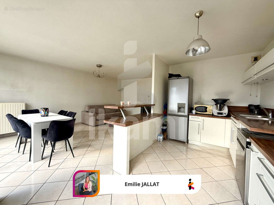 Appartement à FONTAINE