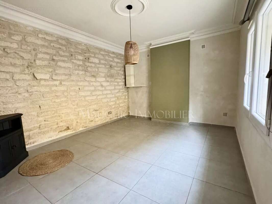 Appartement à MAUGUIO