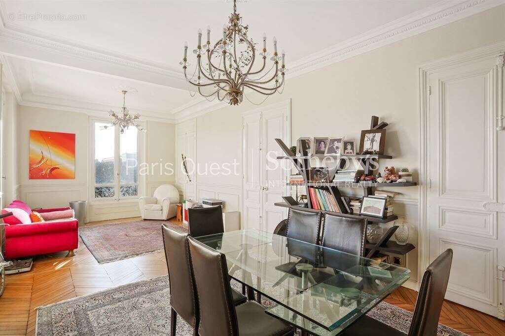 Appartement à NEUILLY-SUR-SEINE