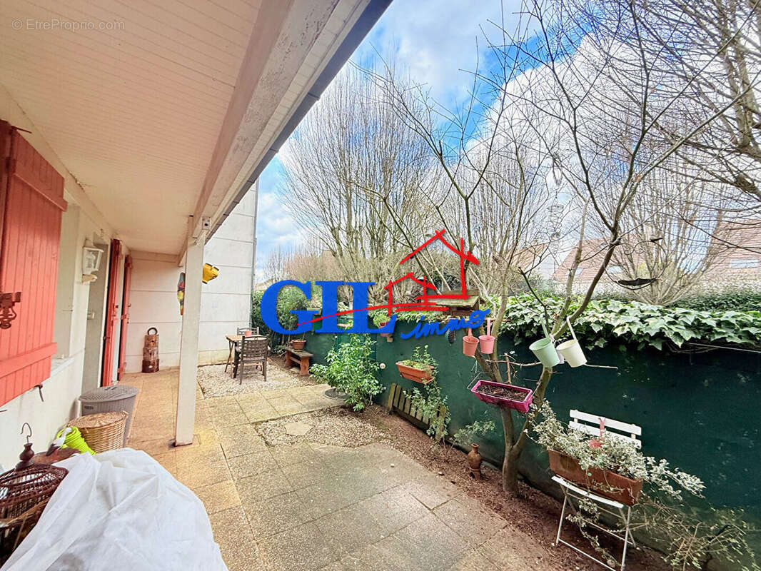 Appartement à SAVIGNY-LE-TEMPLE