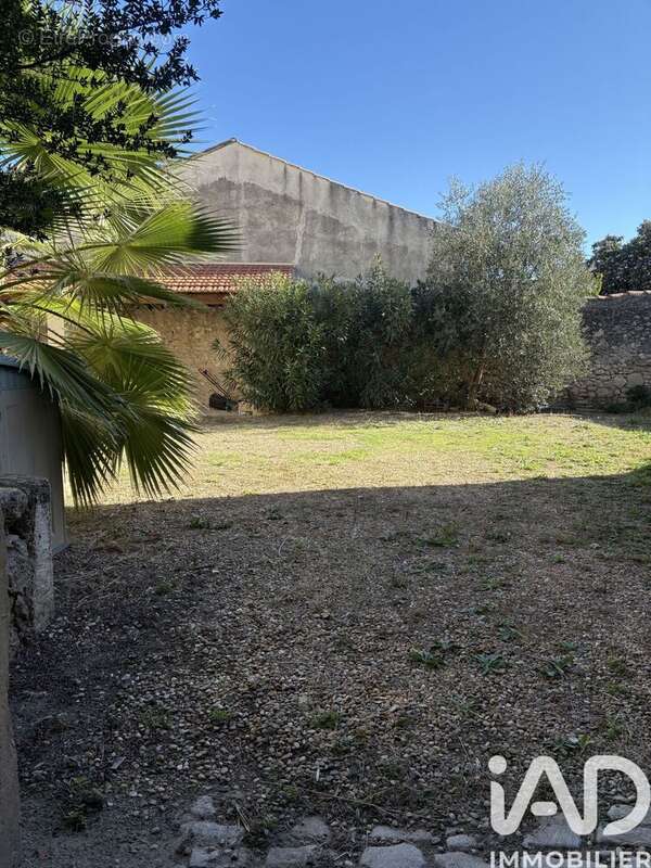 Photo 2 - Parking à MARAUSSAN