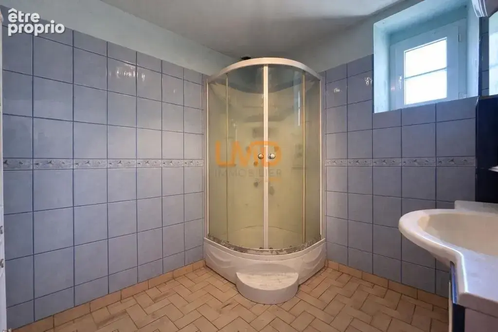 corps de ferme avec une grange de 200 M² - photo 9