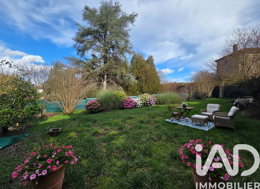 Maison 175 m² à Bouex  - photo 8