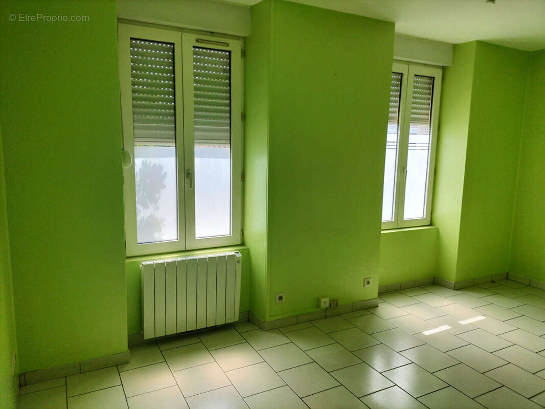 Commerce à TONNAY-CHARENTE